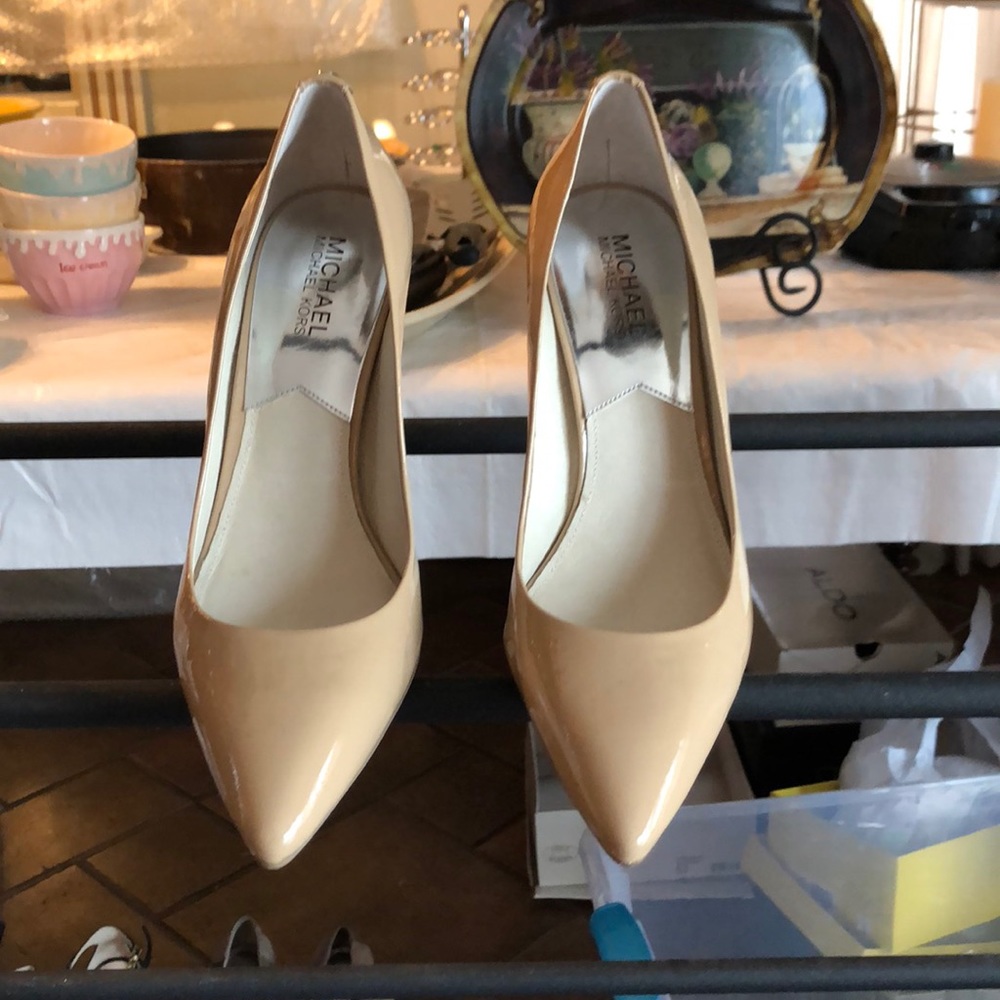Michael Kors pumps